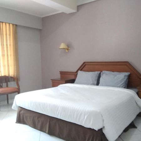 K-Style Eco Hotel Джакарта Екстериор снимка