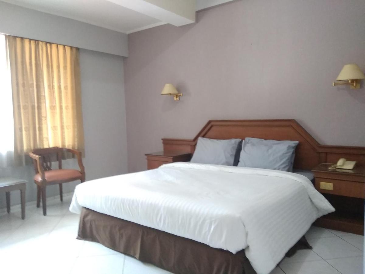 K-Style Eco Hotel Джакарта Екстериор снимка