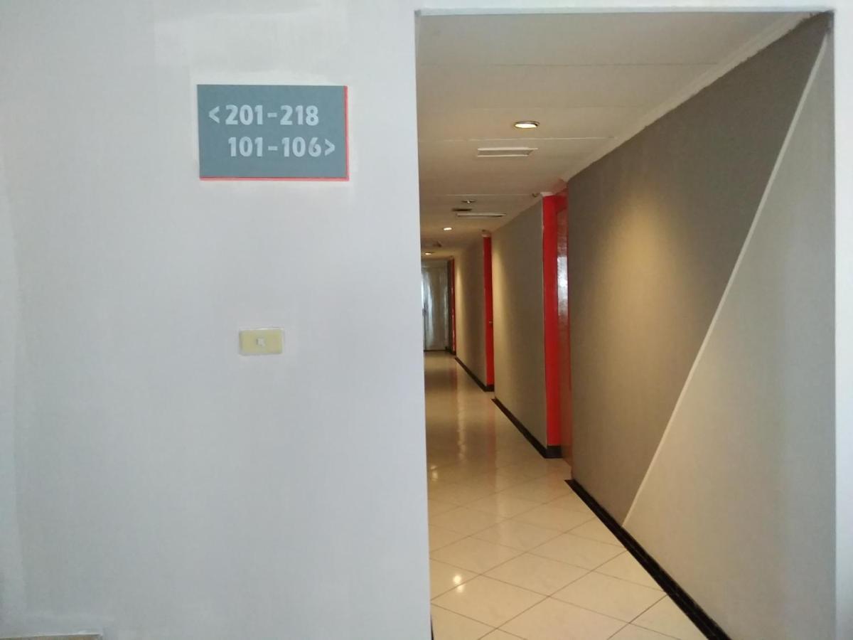 K-Style Eco Hotel Джакарта Екстериор снимка