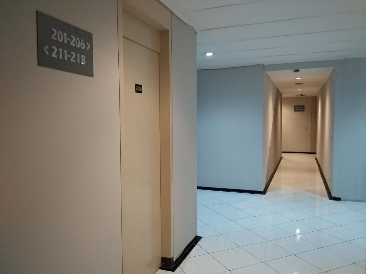 K-Style Eco Hotel Джакарта Екстериор снимка